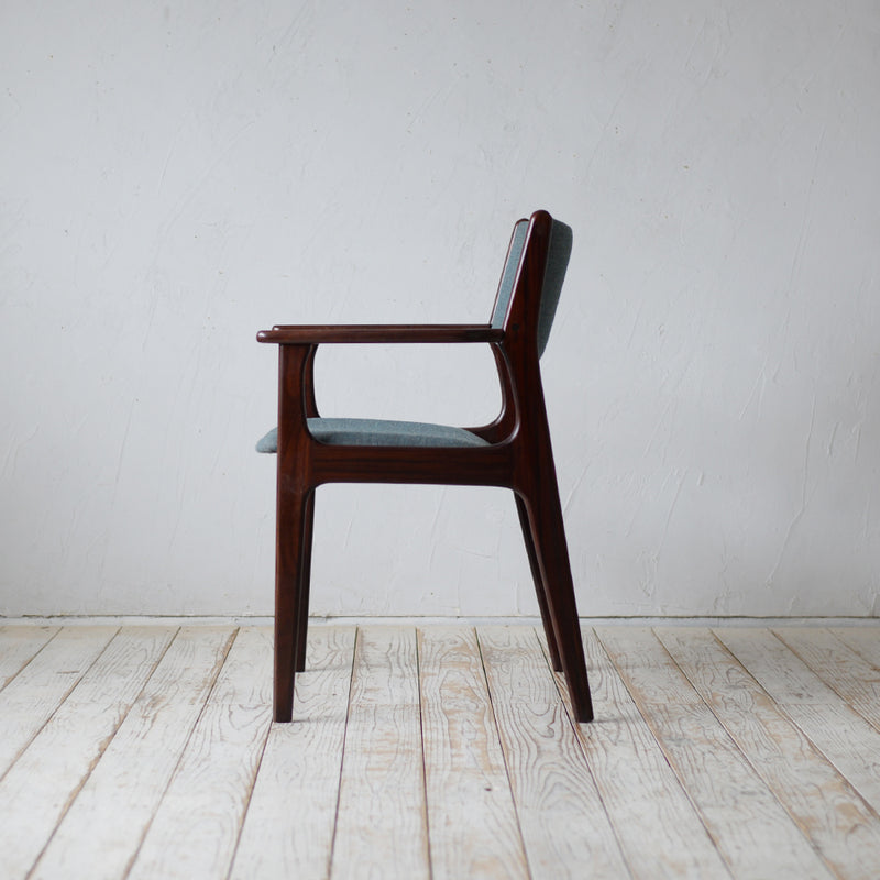 Arm Chair D-R201D132B