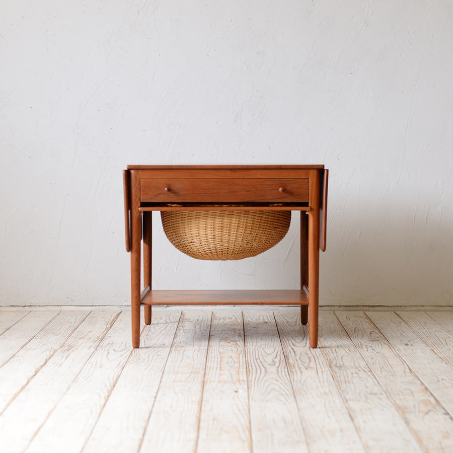 Hans J. Wegner Sewing Table R212D626 | 北欧家具 北欧インテリア通販