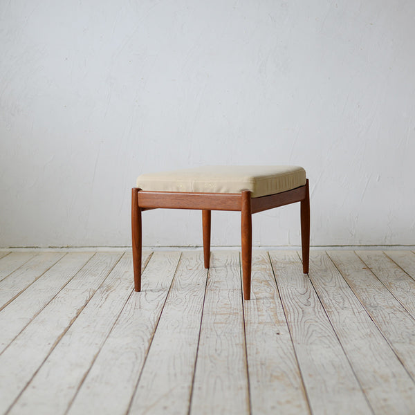 デンマーク 北欧ヴィンテージ カイ・クリスチャンセン オットマン スツール Kai Kristiansen Stool R212D659 | 北欧家具 北欧インテリア通販サイト