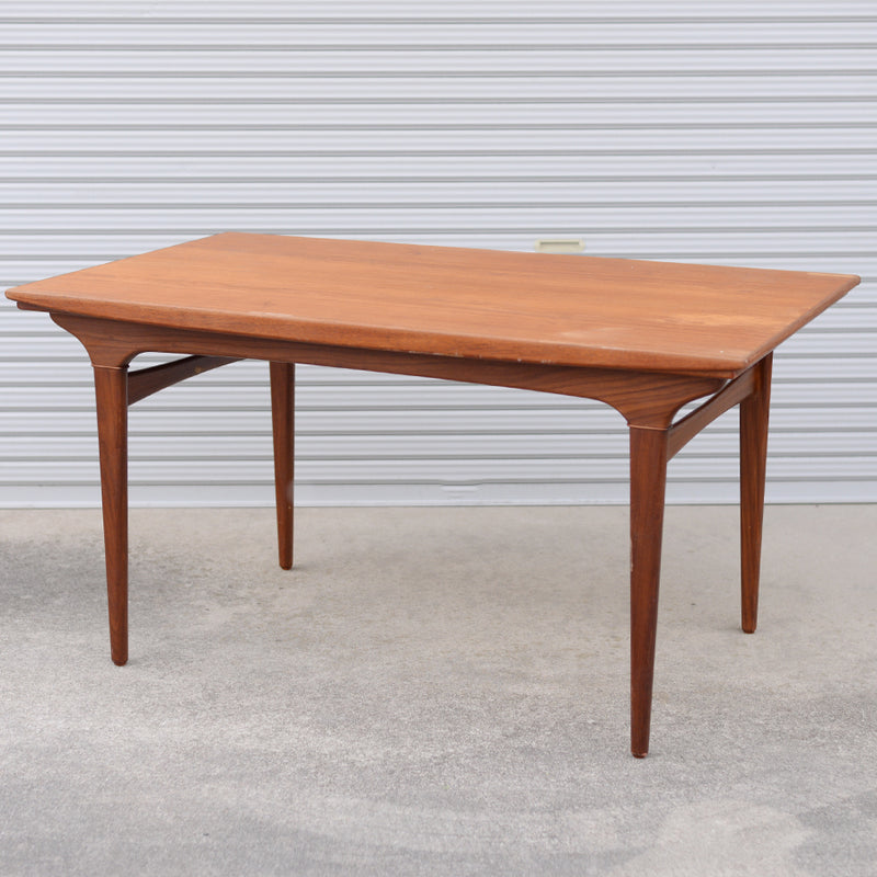 Dining Table R412D264